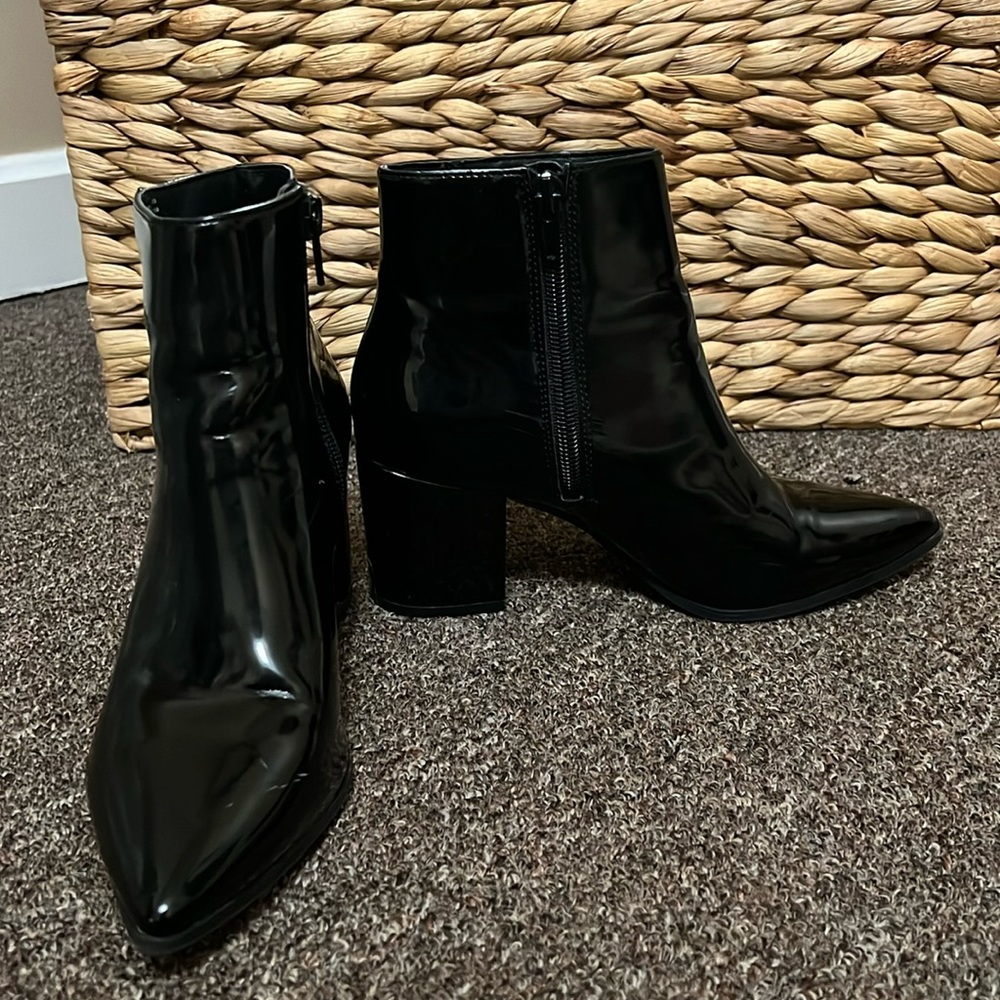Aldo mini boots size 5